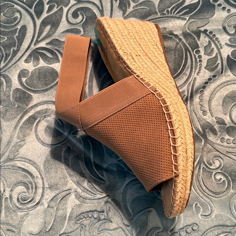 NWT White Mountain Women's Tan Sandals Sz 8 - Picture 5 of 12
